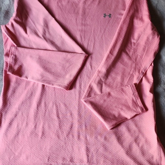Under Armour Tops - Under Armour Top